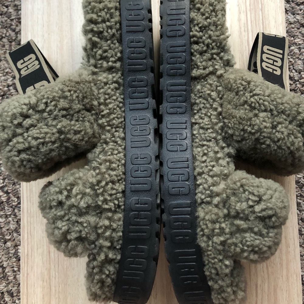 UGG “oh flufitta” slippers